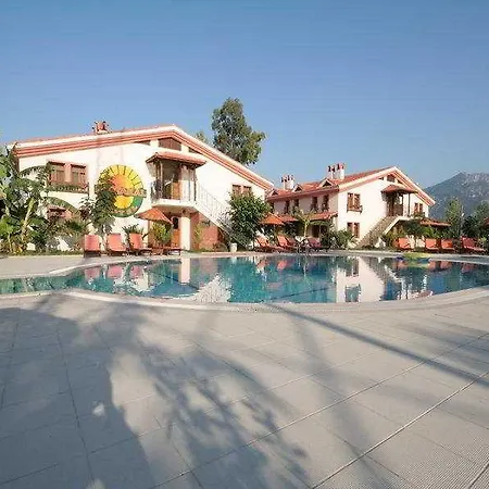 酒店 珀塔克达利安酒店 3*